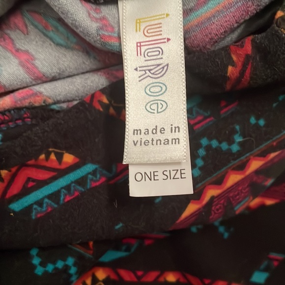 LuLaRoe leggings black base with muted colored print - Picture 4 of 4